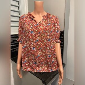 *****DLEIONE red shirt with flower print in a size L in EUC*****